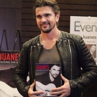 Juanes lanza libro "Persiguiendo el Sol" en Los Angeles