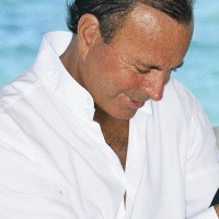 Entrevista exclusiva con el ícono Julio Iglesias 